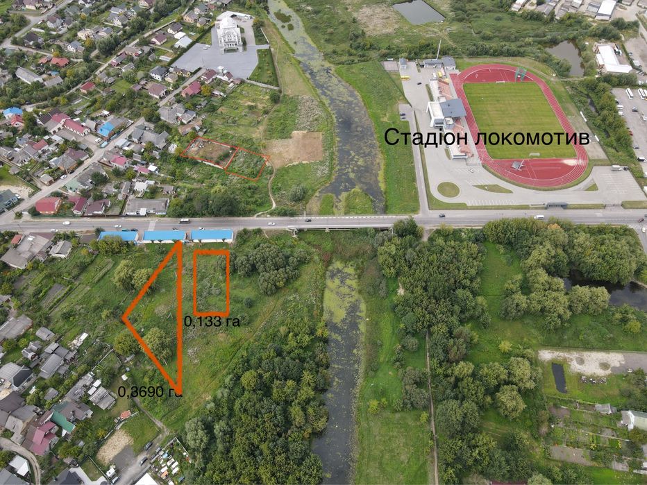 Ділянки в центрі міста поруч річки турія