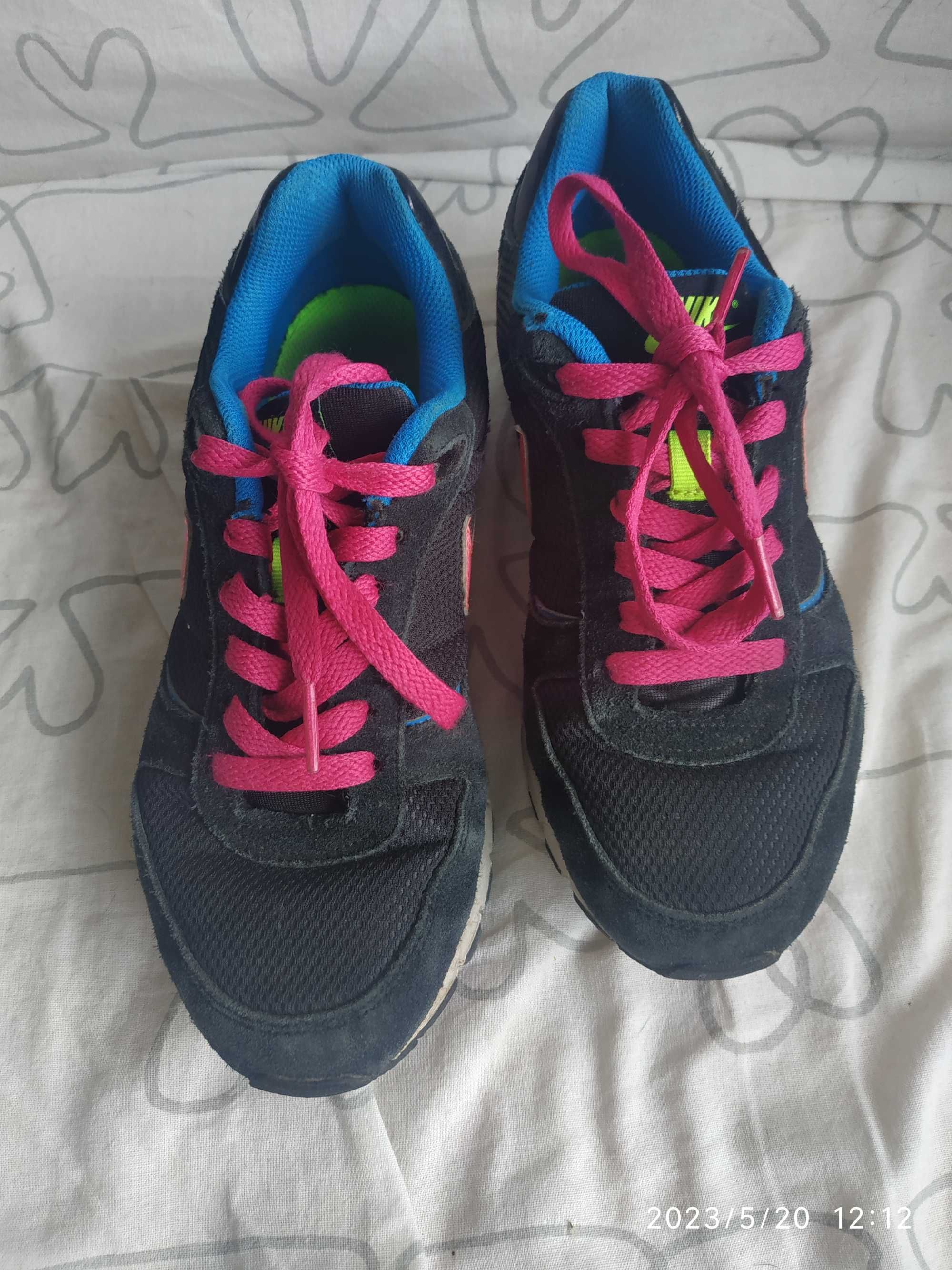 Nike Air 37,5 buty sportowe