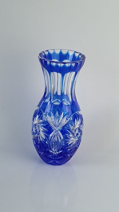 Wazon kryształowy niebieski wysokość 18 cm. PRL.