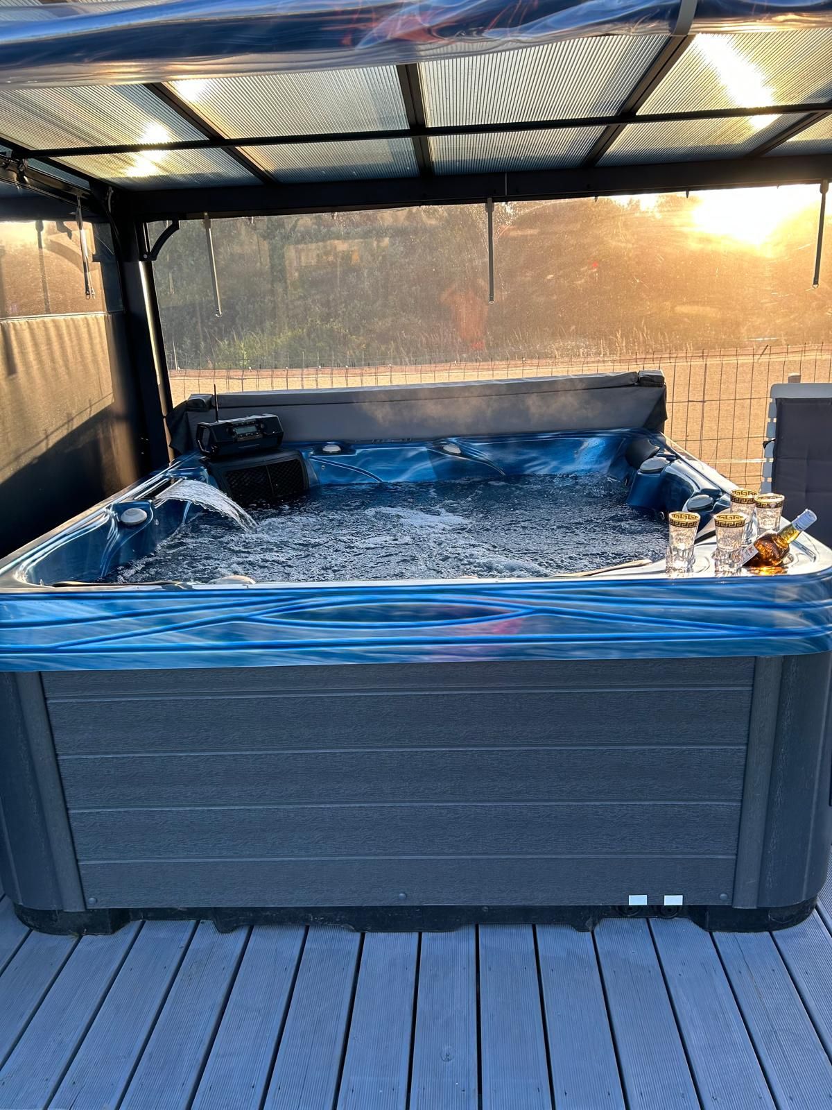 Aartamenty i pokoje z miejscem parkingowym i Jakuzzi