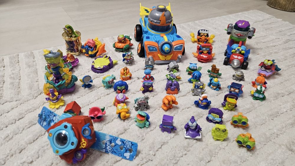 Super zinks zegarek ,samochód latający  , pojazdy figurki  wysyłka