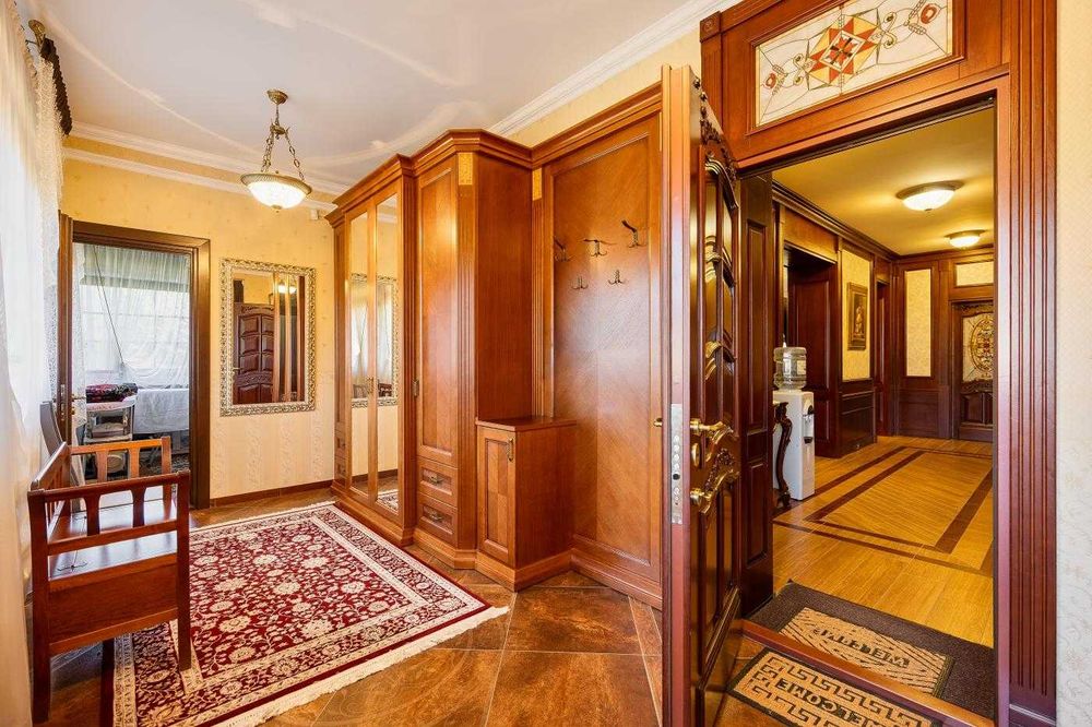 Готель / Авторський ремон / Кропивницька / Східниця