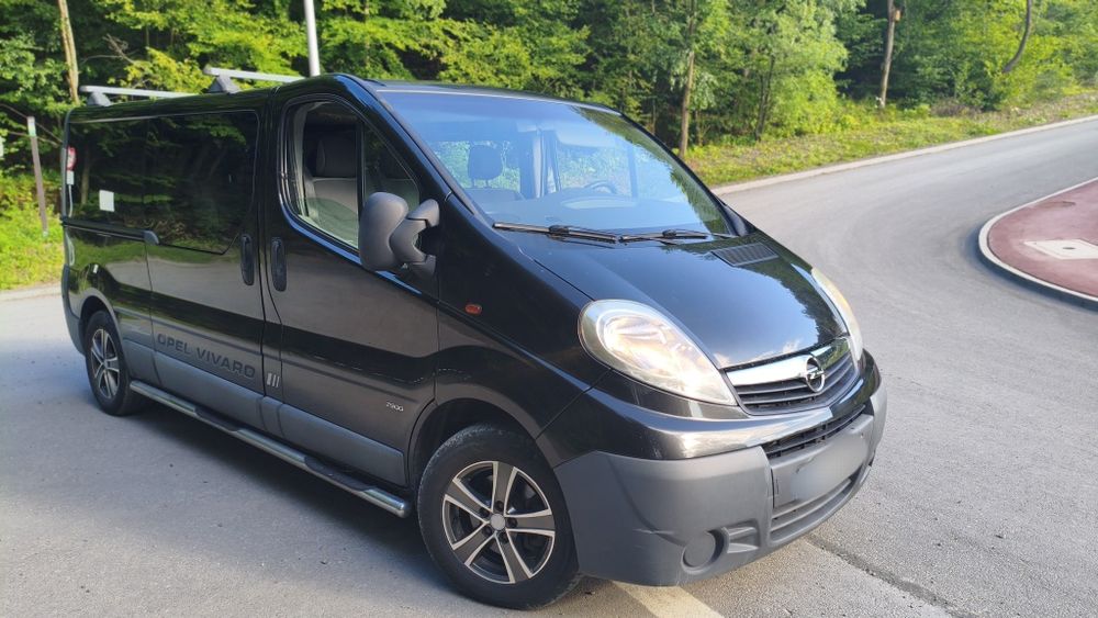 Opel Vivaro 2.0 115KM 2011r 3/6 osob