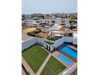 Apartamento NOVO com piscina e garagem