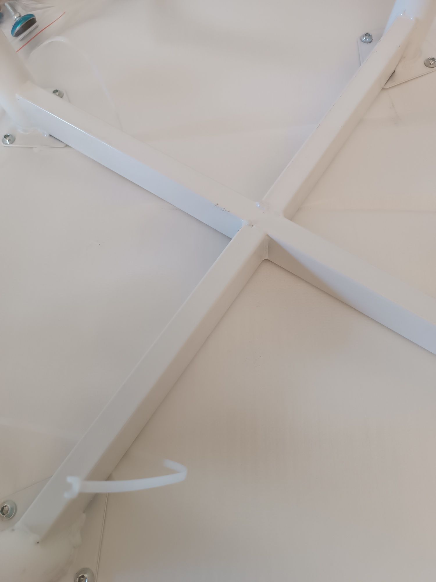 Stół okrągły w stylu skandynawskim 80 cm