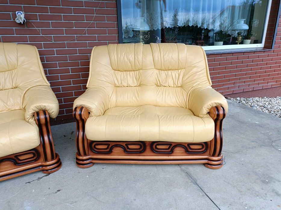 Sprzedam dwie sofy ze skóry -Skóra -skórzany –skórzana -skórzane