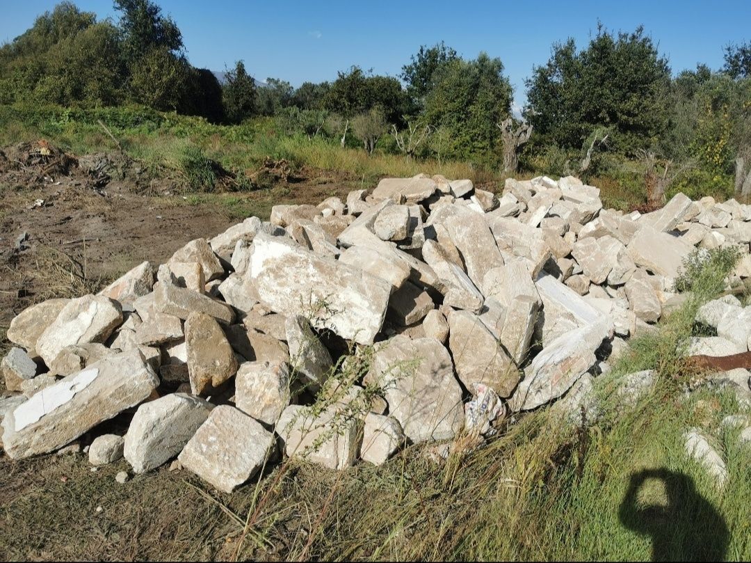 Pedra capiada  ,aparelhada...