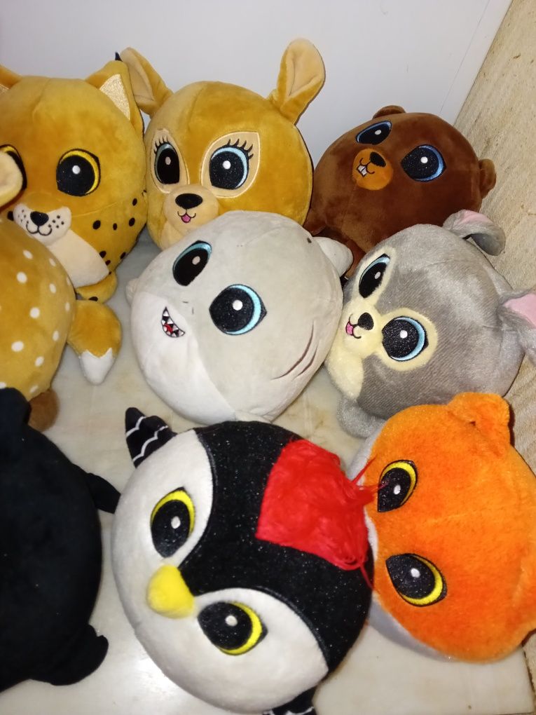 Conjunto de 35 Peluches Diversos