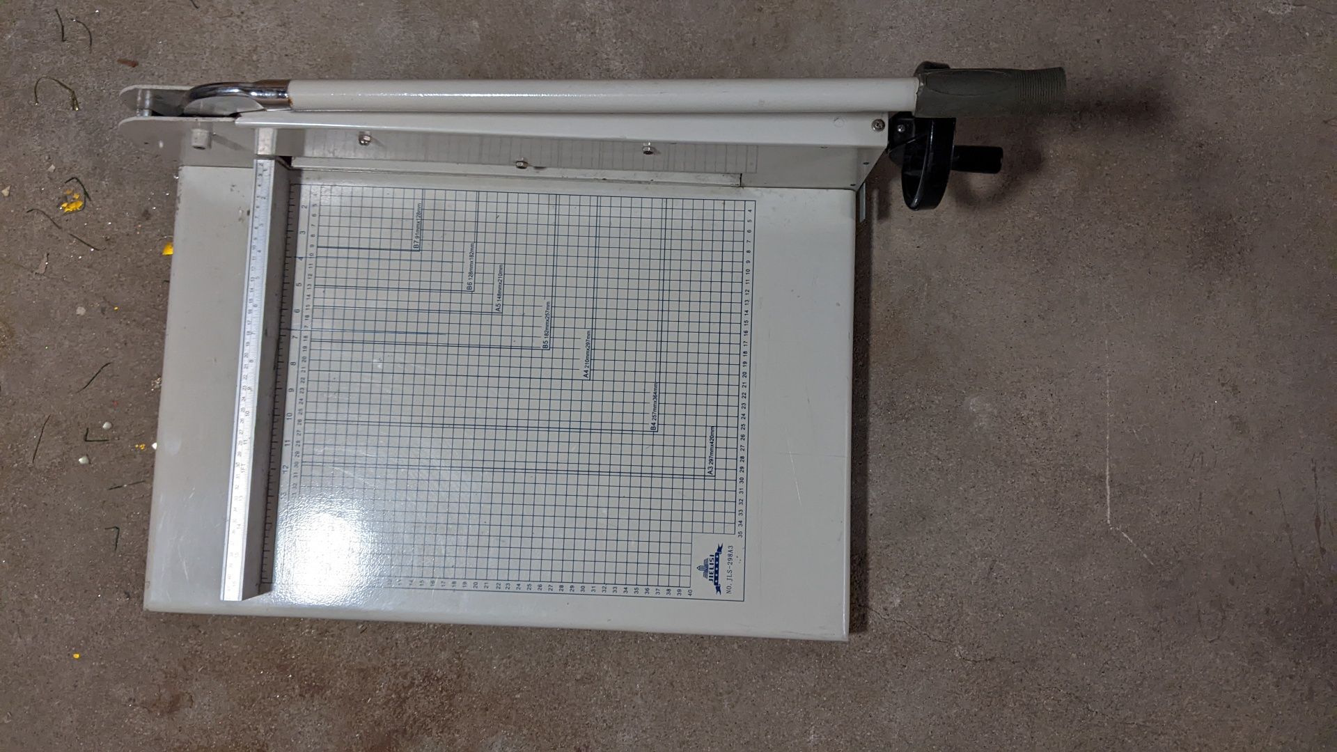 Gilotyna do papieru JIELISI 298A3