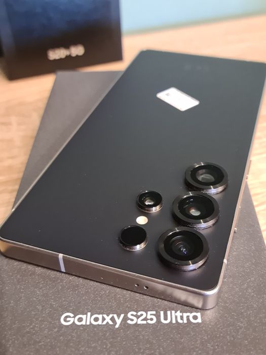 Samsung s25 ultra plus etui mercedesa