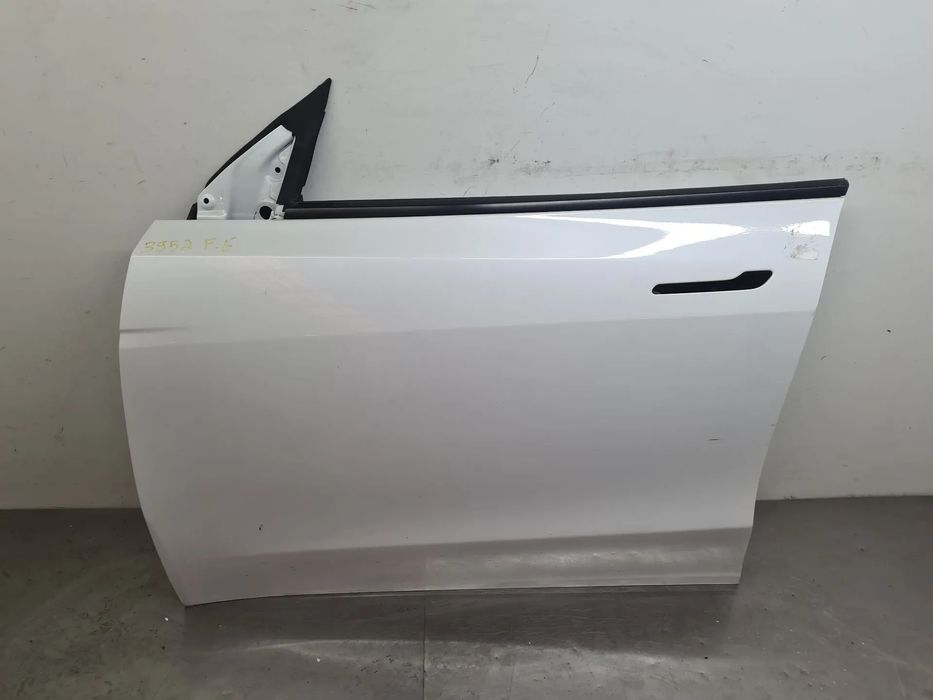 Porta frente esquerda TESLA Model Y (5YJY)