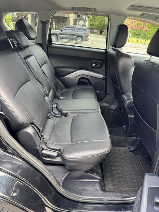 Продаю Mitsubishi Outlander