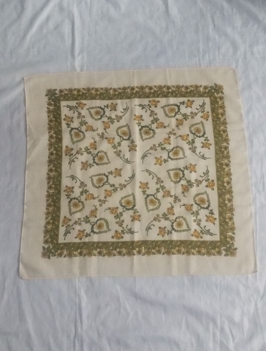 Гуцульська старовинна хустка.