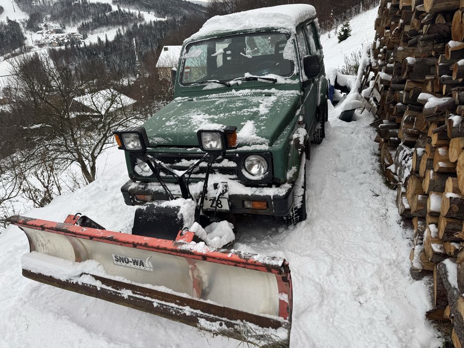 Suzuki samuraj z pugiem  hydraulicznym