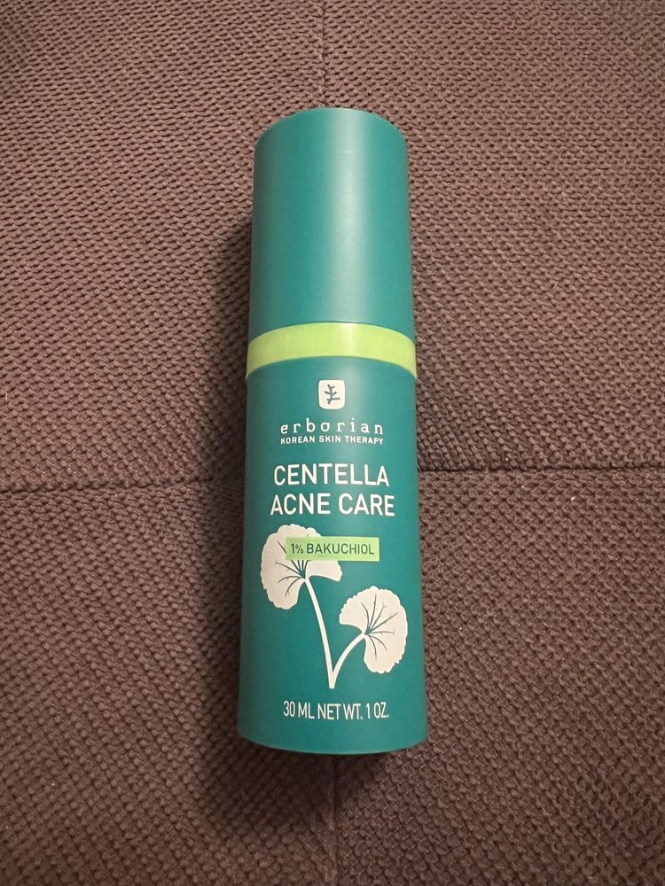 Fluid łagodzący Erborian Centella Acne Care 1% Bakuchiol