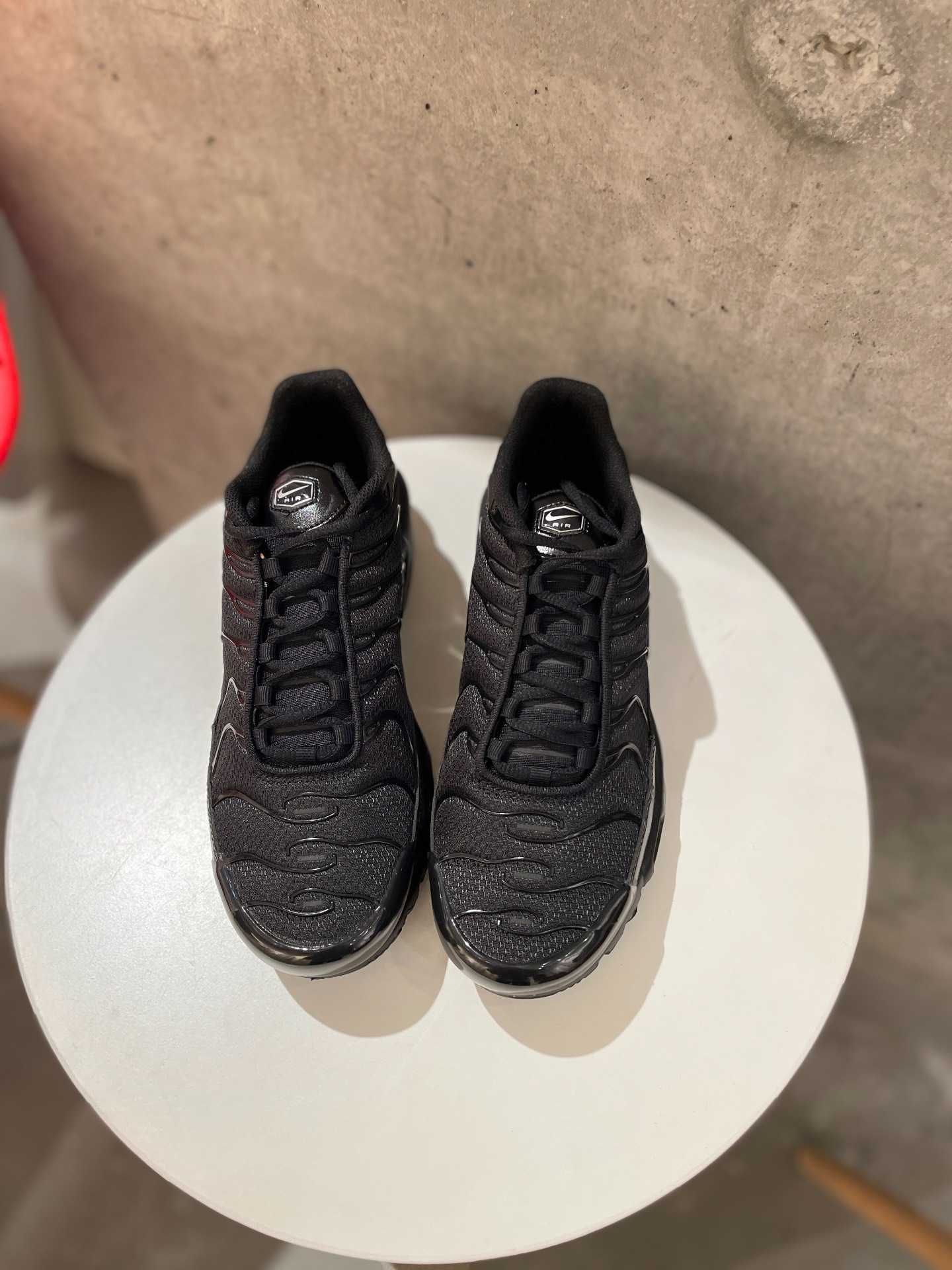 Buty do biegania/buty sportowe~Nike_czarne R.42