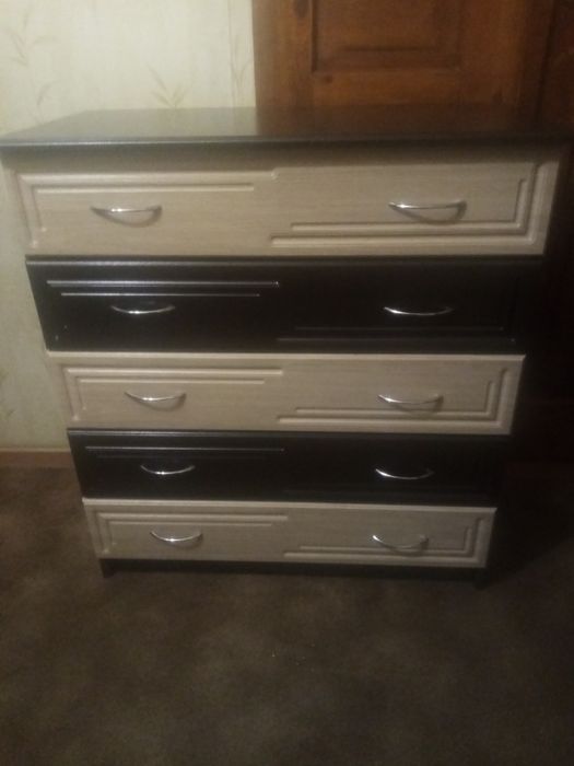 Комод на 5 шухляд