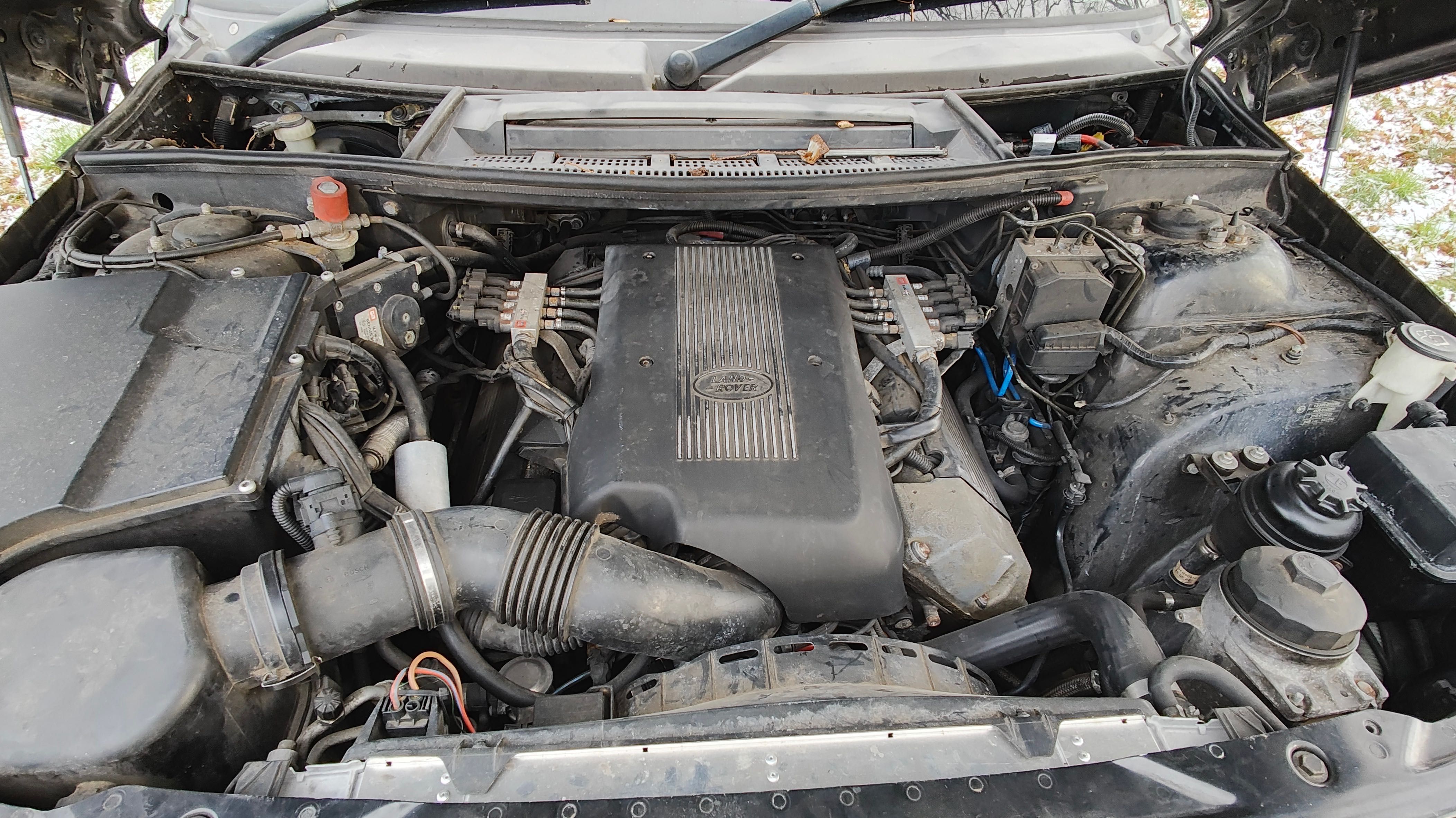 Range Rover Vogue • 4.4L V8 • benzyna/LPG • Anglik