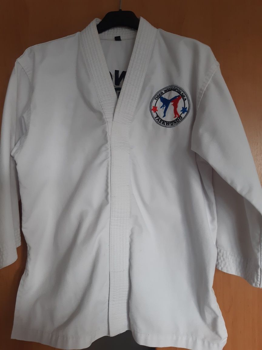 Dobok do taekwondo 140