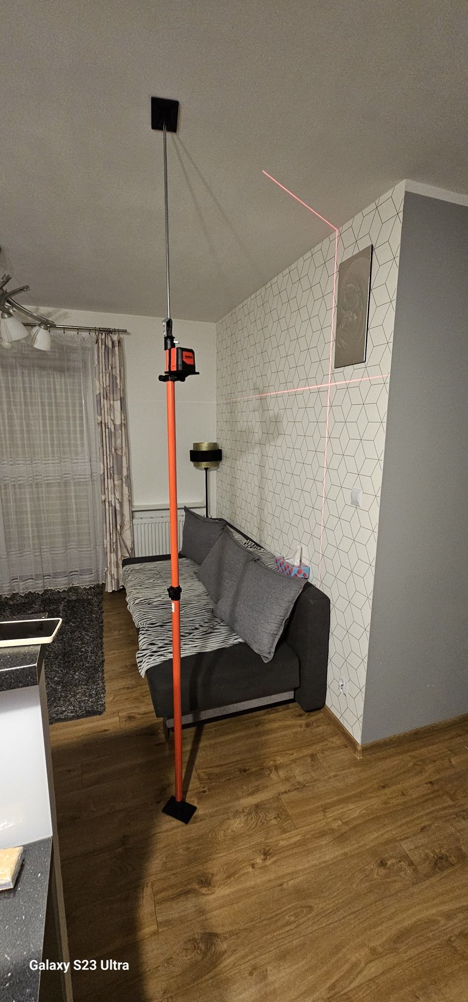 Statyw rozporowy do lasera / podpora teleskopowa
