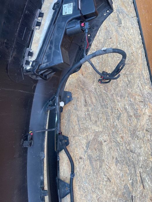tesla model 3 zderzak halogeny przód