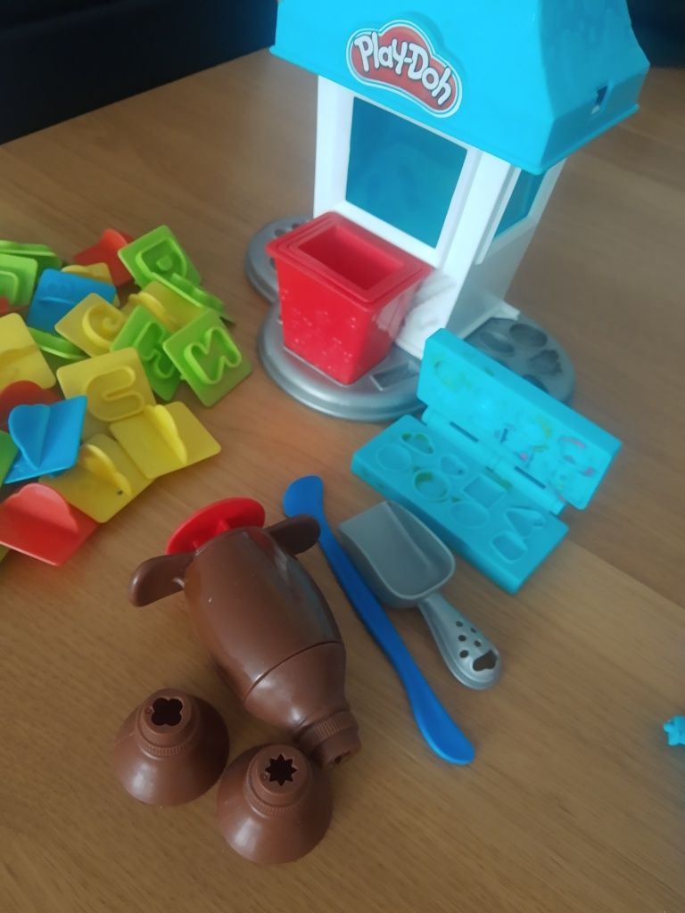 Zestaw Play doh popcorn, fryzjer plus dodatki