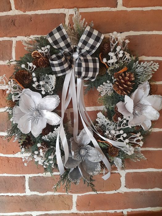 Wianek zimowy świąteczny na Boże Narodzenie dekoracja świąteczna drzwi