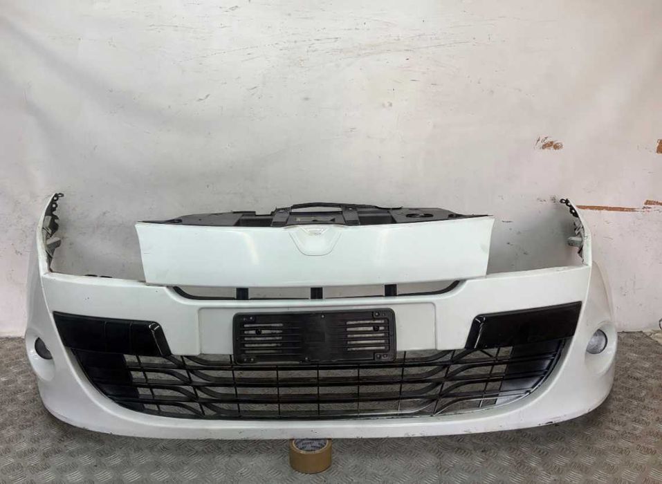 Бампер передний Renault Megane III в цвет рестайлинг оригинал