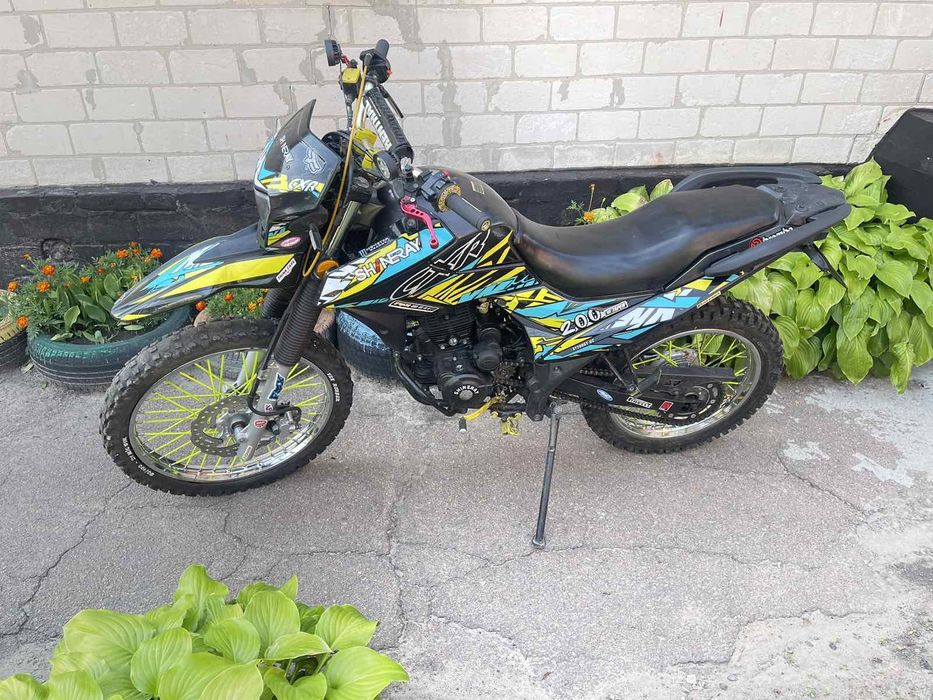 Продам мотоцикл shineray 200 6с