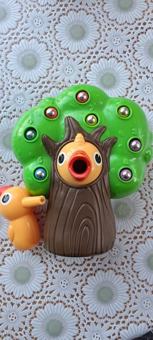 Магнітна гра,  лови черв'ячка і нагодуй пташку