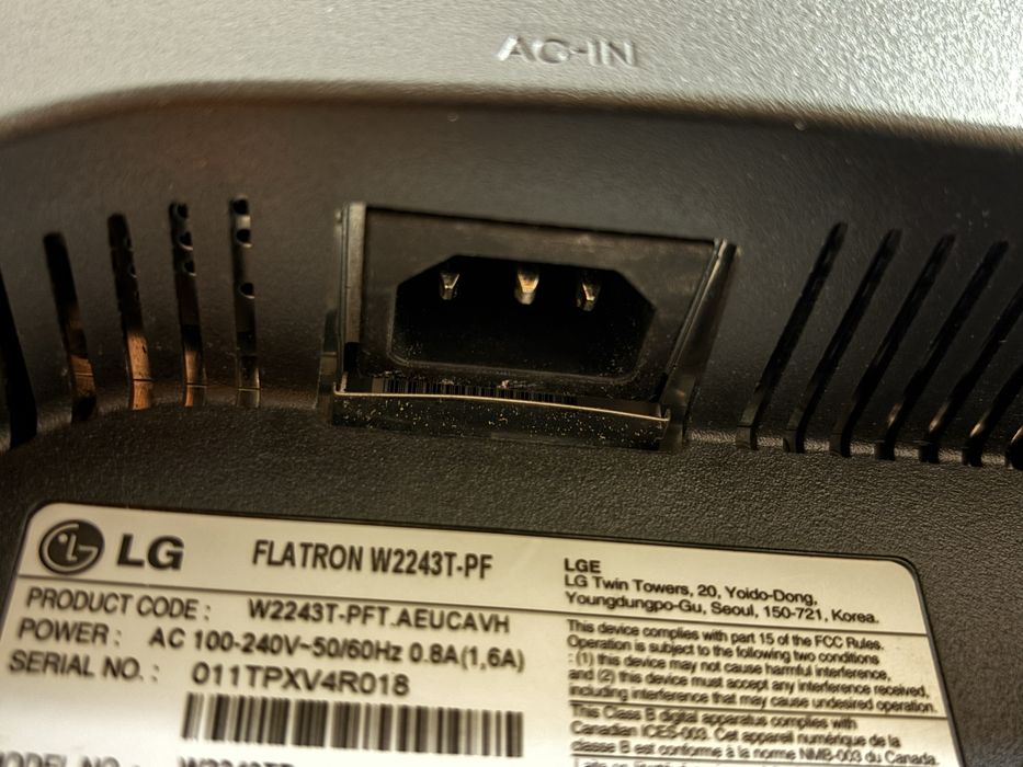 Монітор LG Flatron W2243T-PF