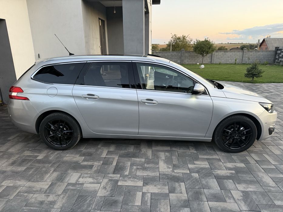 Продам Peugeot 308 2016