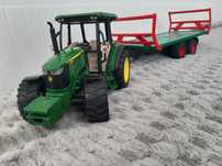 Traktor bruder john deere z przyczepą do bel