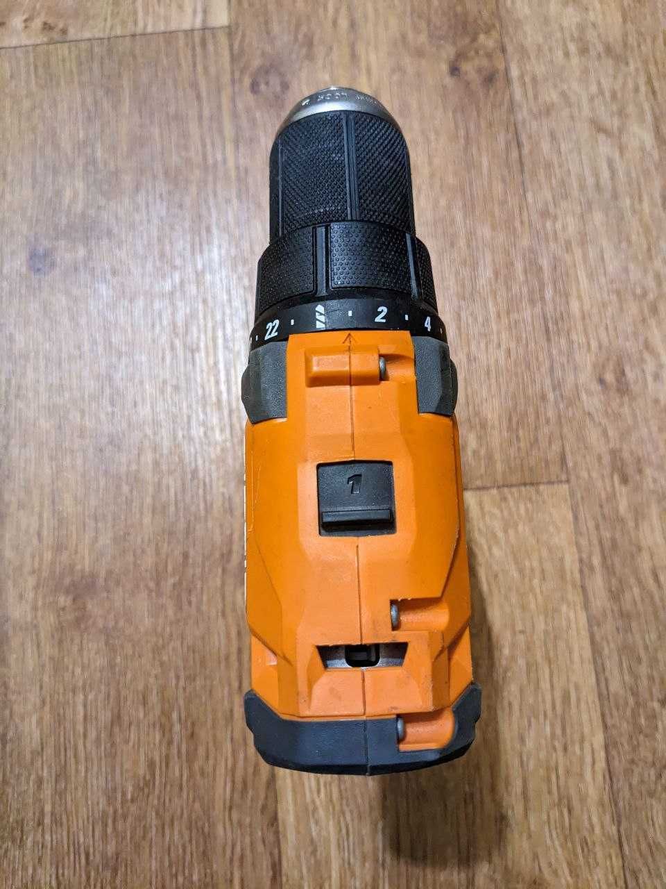 Шуруповерт Ridgid R86001 18V с комплектом