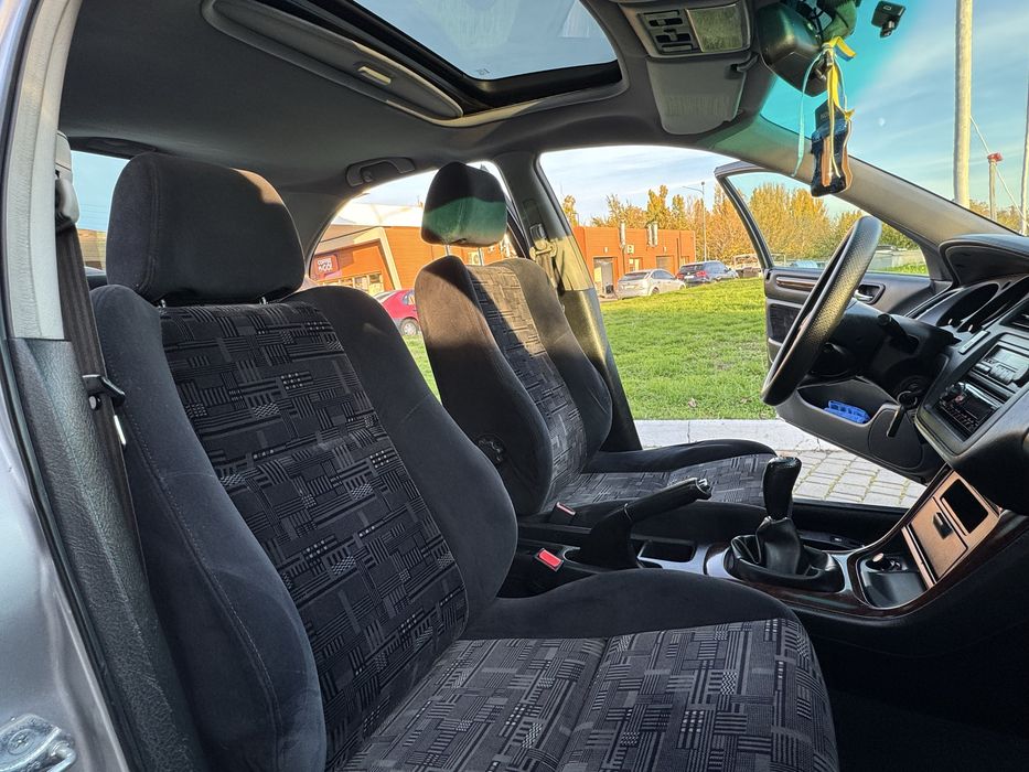 Продам Хонду Акорд 1.8 механика Срочно!