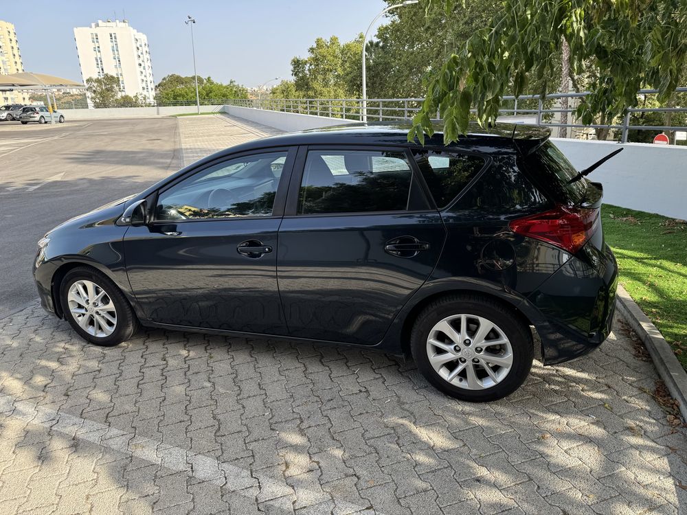 Toyota Auris (Gasolina) – Junho 2014 – 121.000 km