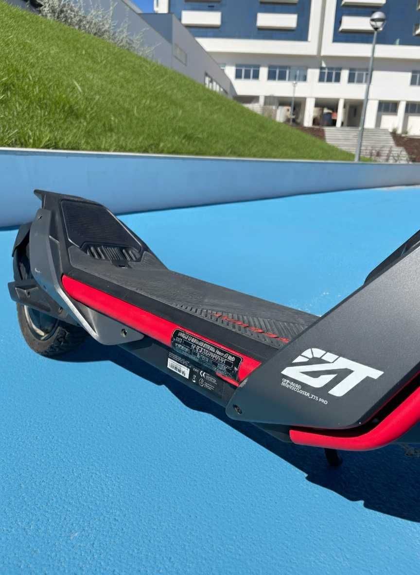 Trotinete Elétrica Segway ZT3 Pro E