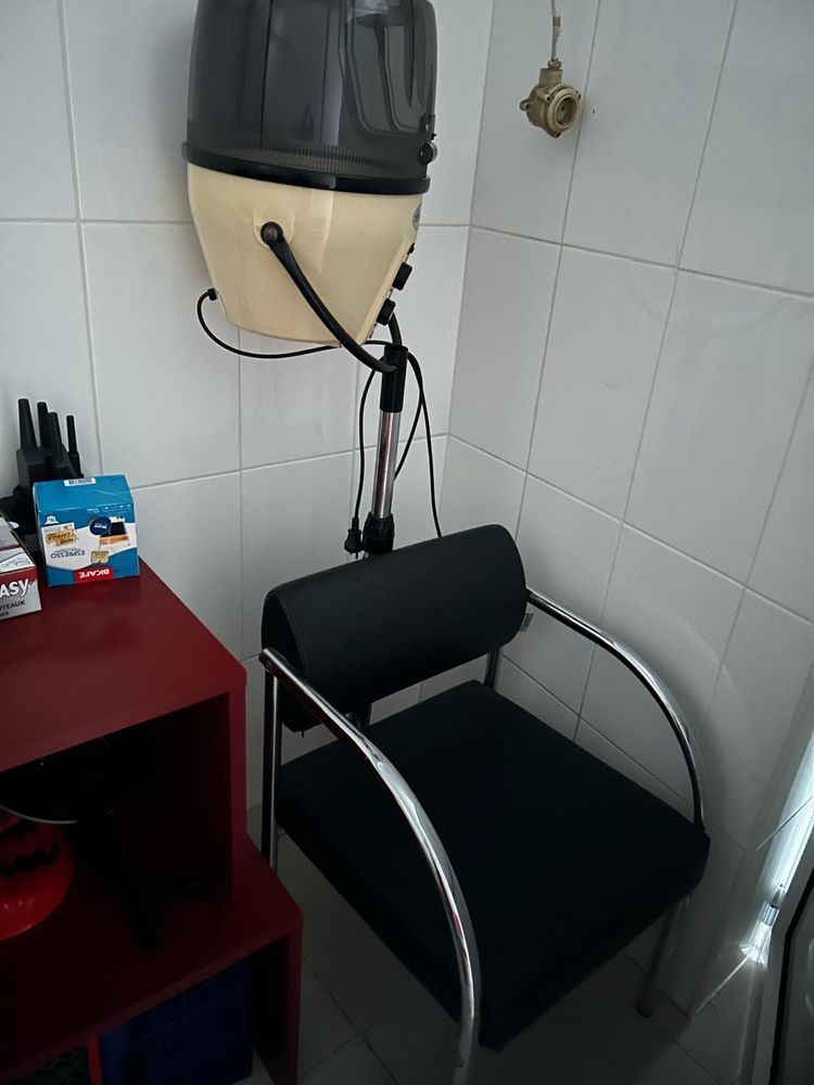 Secador com cadeira vintage