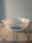 Taça Cassarola Vintage Anchor Hocking Fireking Milk Glass com flores
