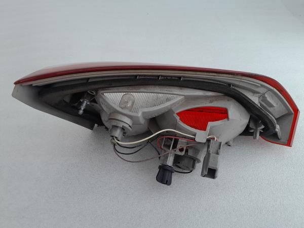 Farolim direito FORD Focus III Carrinha