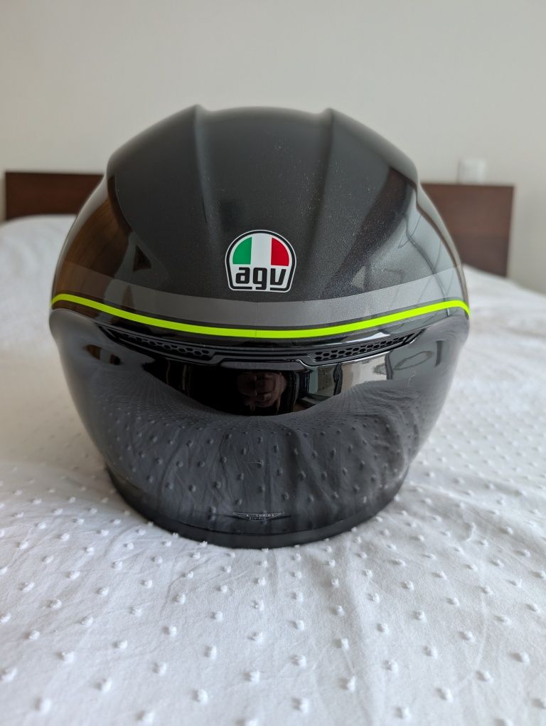 Capacete AGV K6 cinza/preto - Tamanho L
