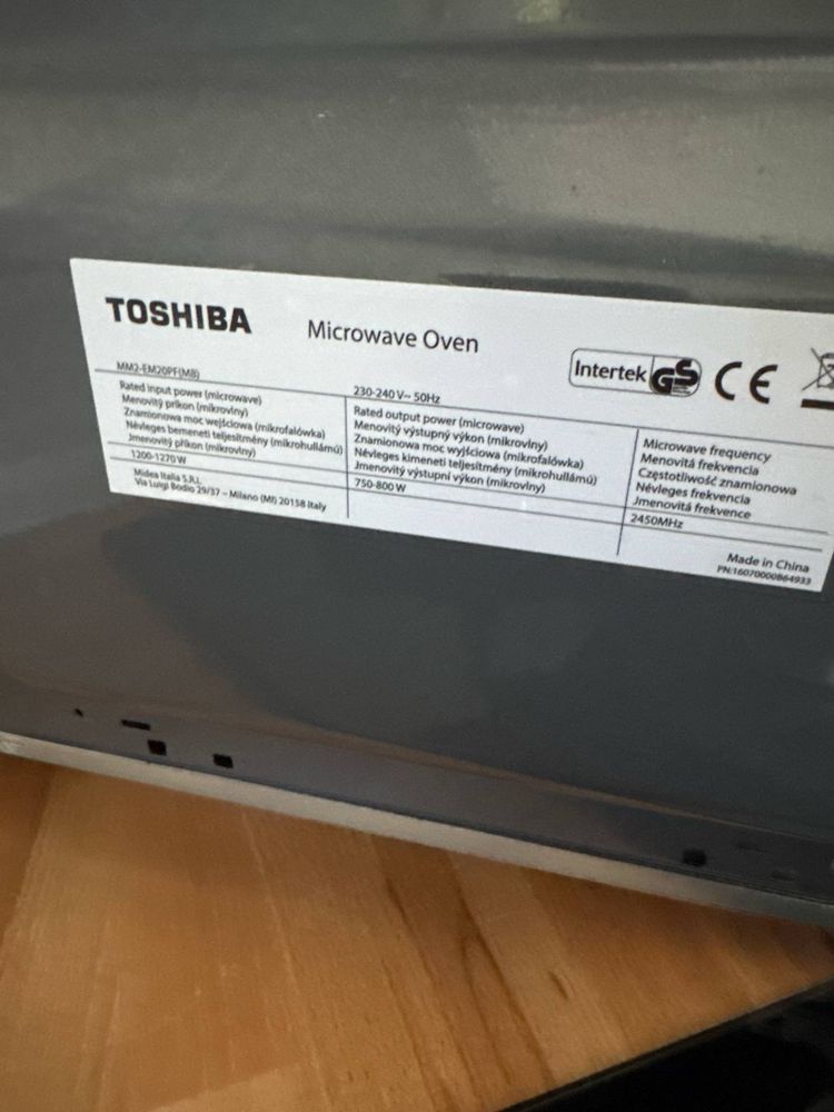 Kuchenka mikrofalowa Toshiba igla. Stan bdb