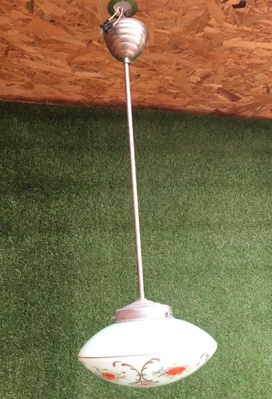 candeeiro de teto antigo com globo pintado à mão