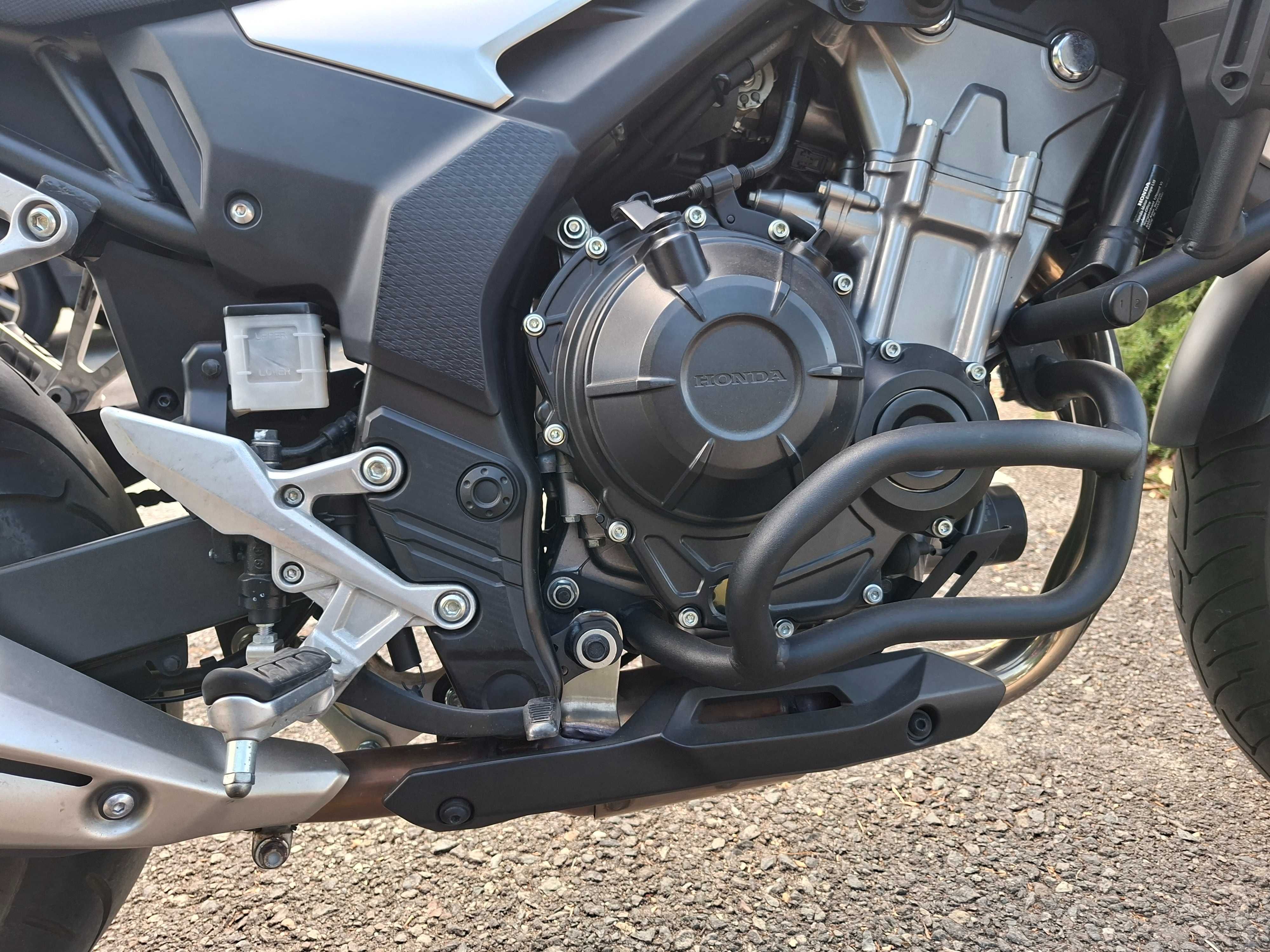 Vendo mota Honda CB500x, mota de garagem e muito bem estimada.