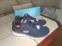 Кросівки жіночі Skechers USA 9 - 25 -25,5 см, більш підійдуть на 38