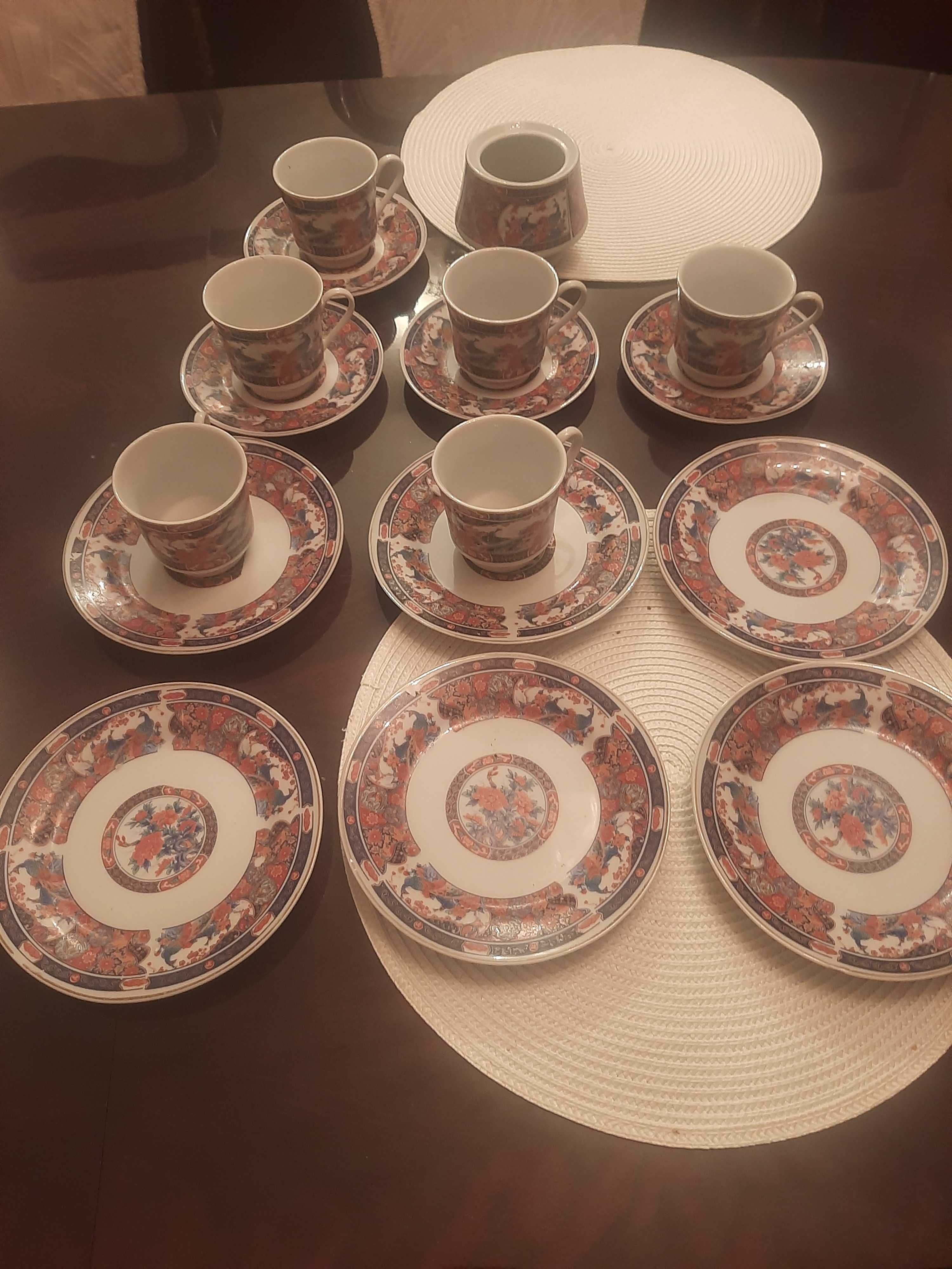 chińska porcelana do kawy z czasów PRL filiżanki talerzyki motyw pawia