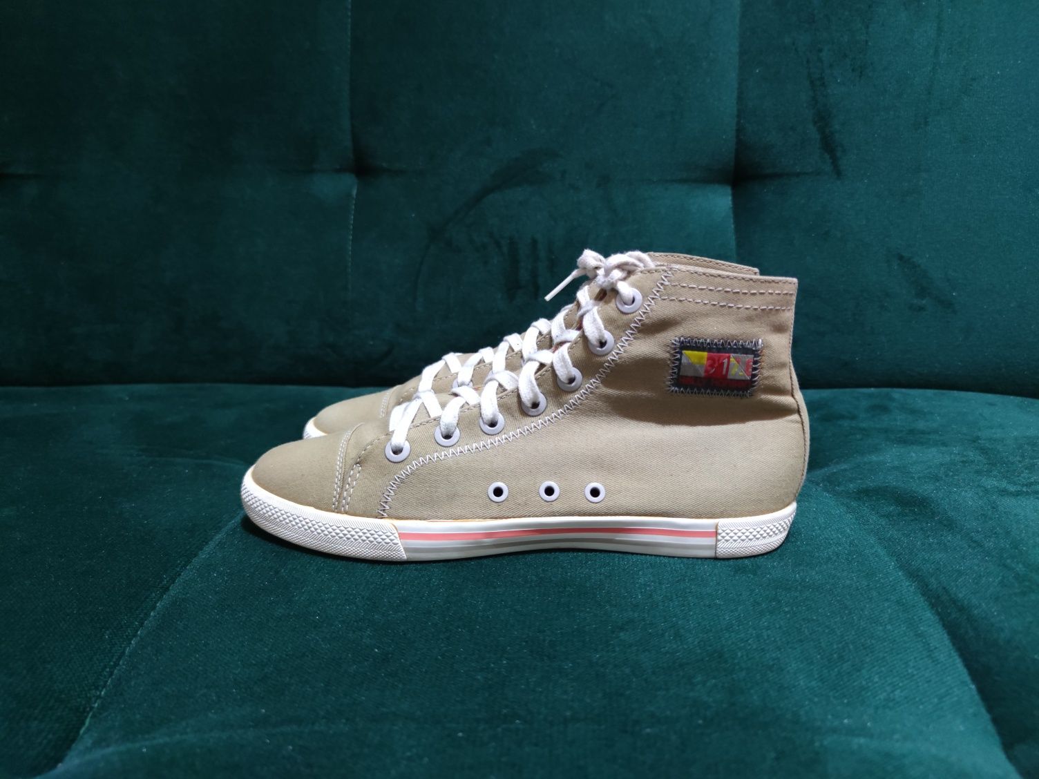 Buty damskie firmy Helly Hansen