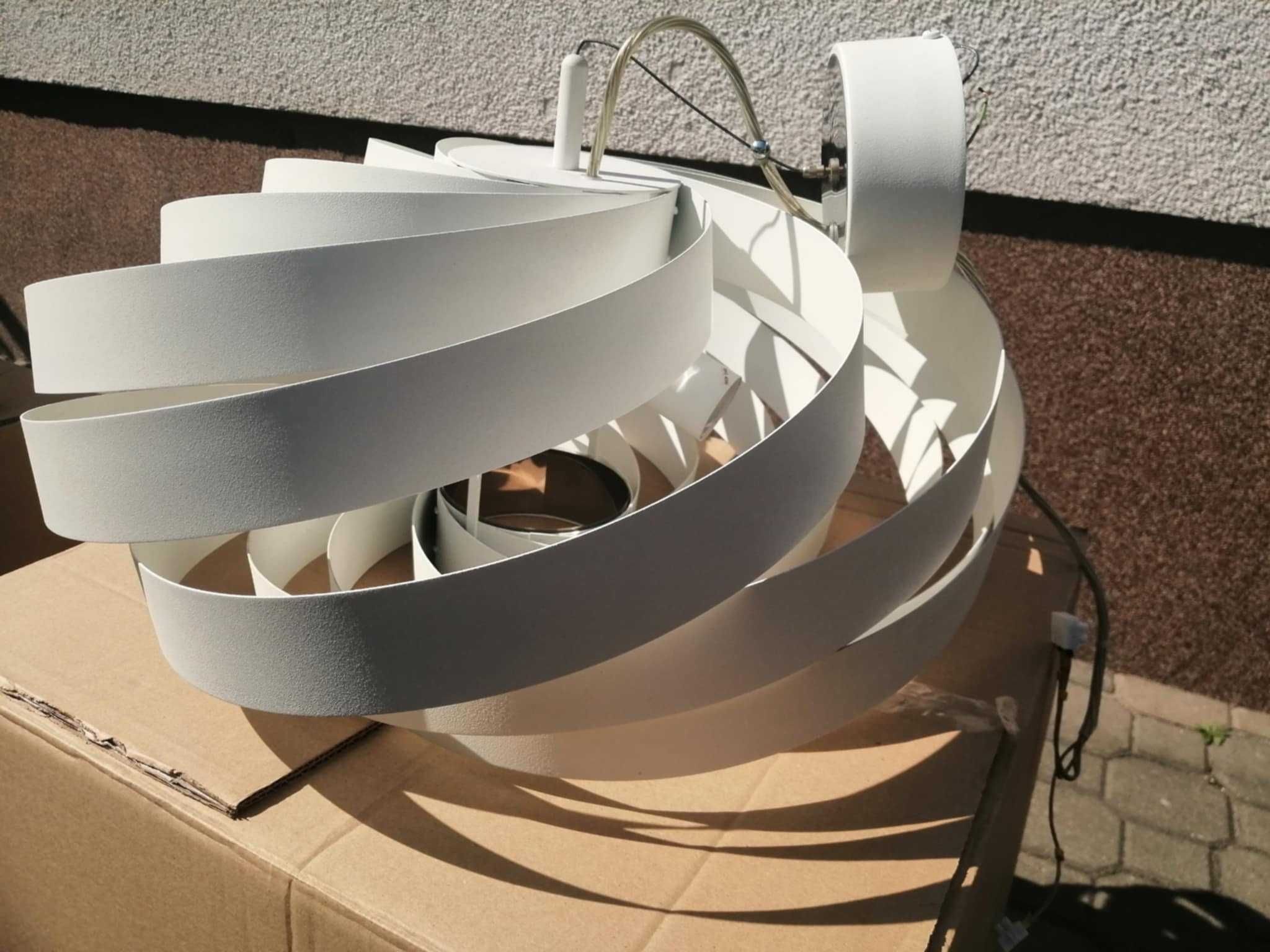 Lampy wiszące białe malowane proszkowo