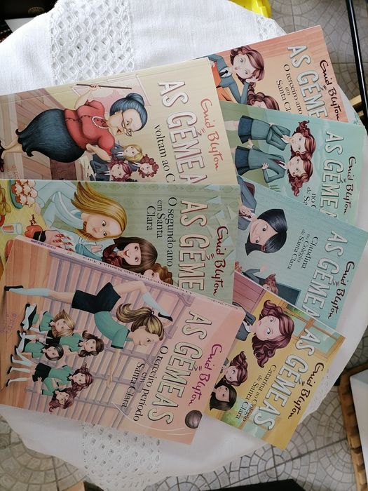 Livros "As gémeas" - colecção de 7 livros - Enid Blyton - Leya