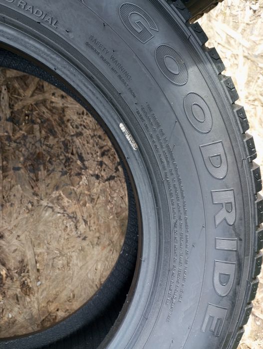 Sprzedam bardzo ładne opony 215/65 r16C